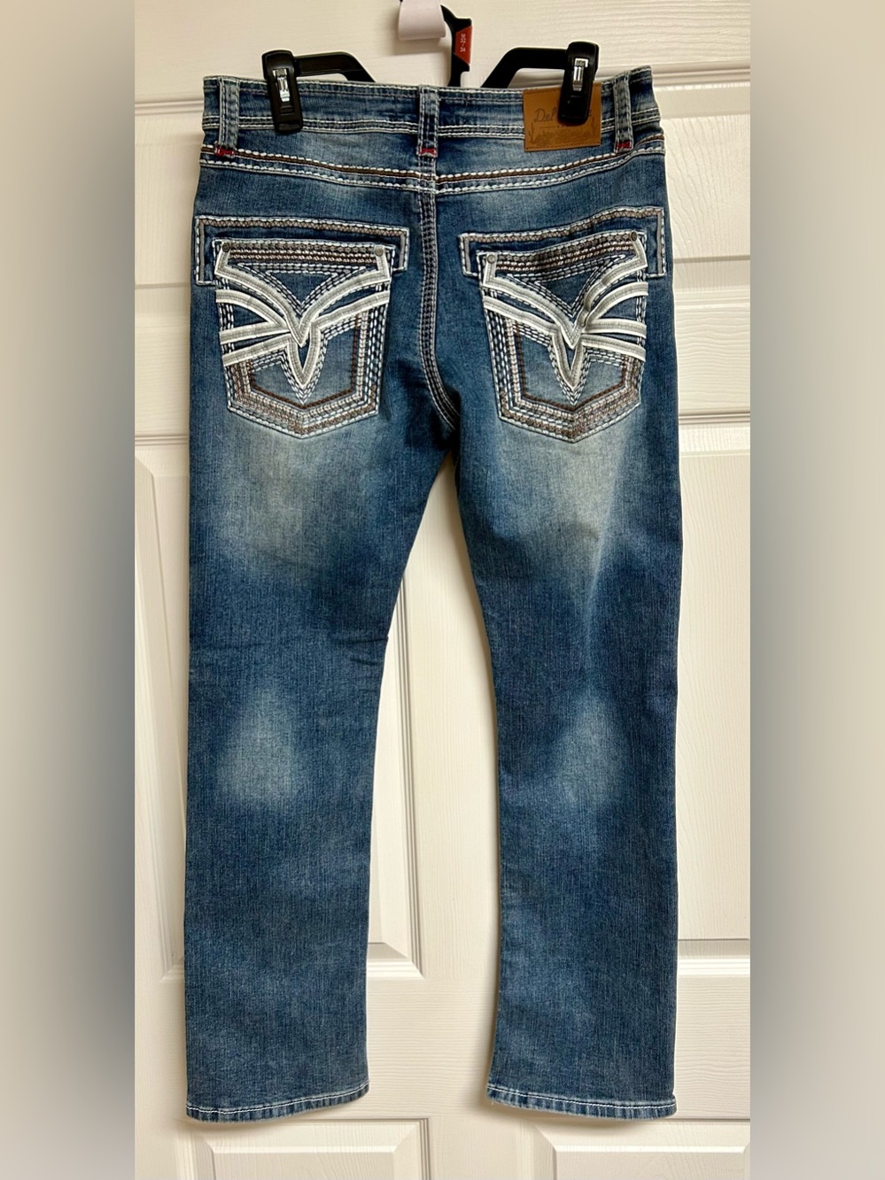 Slim Straight Men's Jeans with Embroidered Back Pockets - Blue